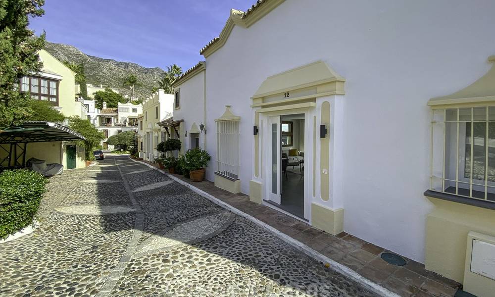 Fully renovated semi-detached classical villa for sale, Golden Mile, Marbella 18893