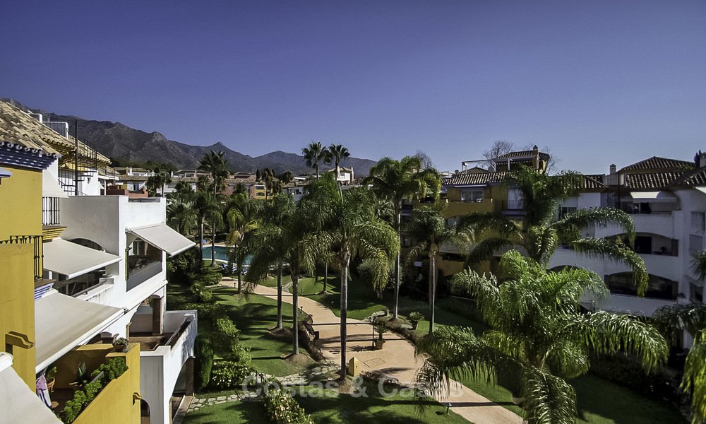 Spacious penthouse apartment for sale on the Golden Mile, Marbella at walking distance to the beach and all amenities 19085