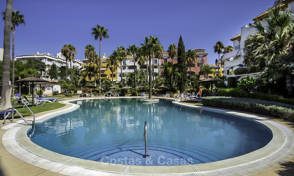 Spacious penthouse apartment for sale on the Golden Mile, Marbella at walking distance to the beach and all amenities 19091