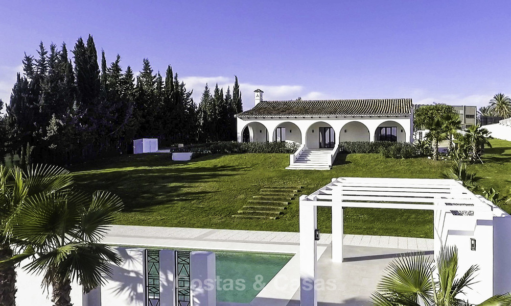 Completely renovated rustic villa for sale on the New Golden Mile between Marbella and Estepona 19094