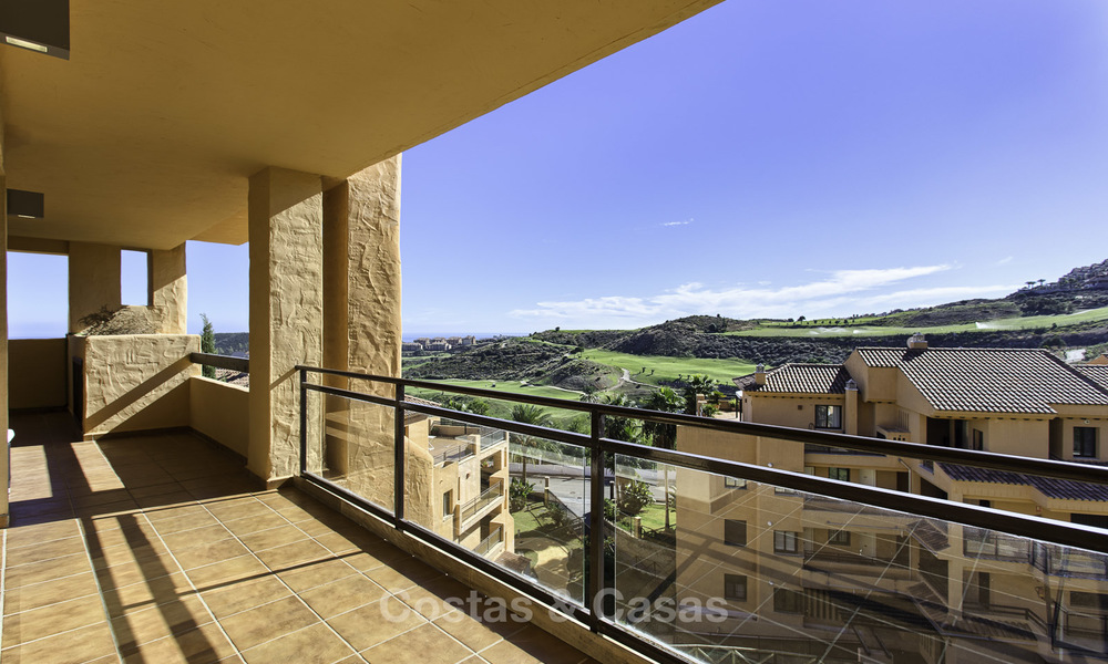 Very spacious, modern 4-bed penthouse on a golf course for sale, with panoramic views, Mijas, Costa del Sol 19024