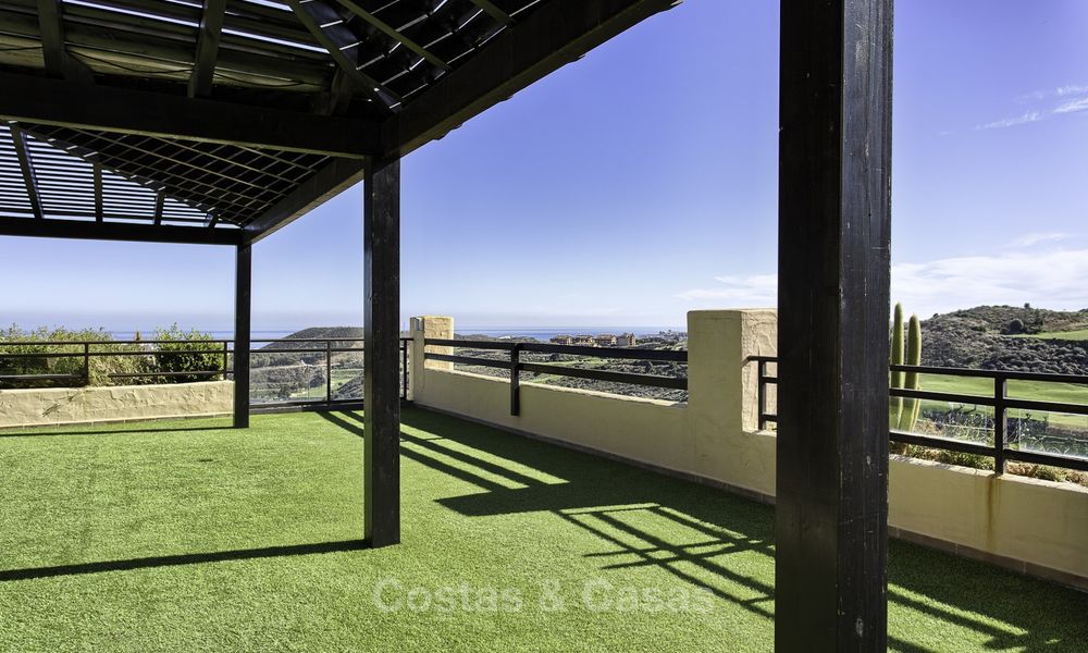 Very spacious, modern 4-bed penthouse on a golf course for sale, with panoramic views, Mijas, Costa del Sol 19037
