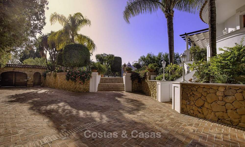Charming Italian rustic villa on a double plot for sale, completely renovated, Marbella - Estepona 19302