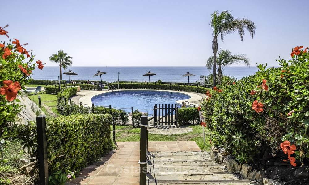 Marvellous fully renovated beachfront top floor apartment with stunning sea views for sale, West-Estepona 19386