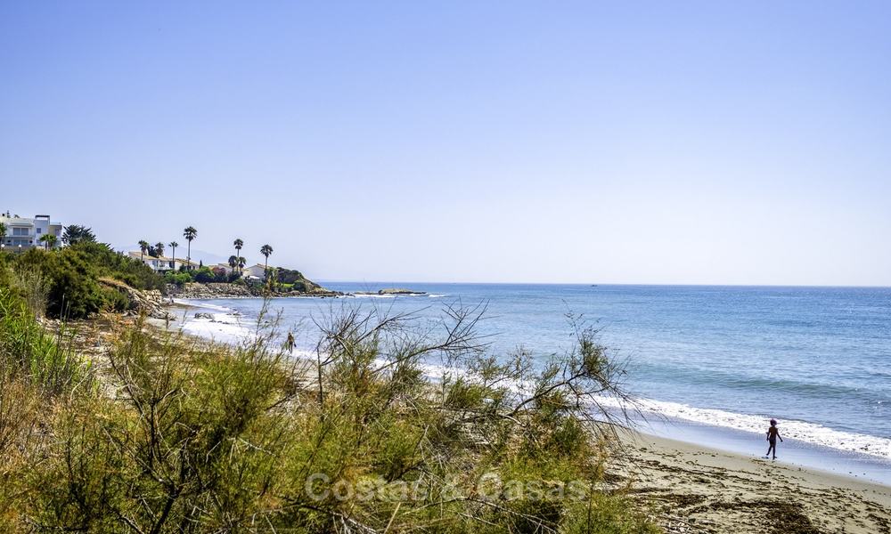 Marvellous fully renovated beachfront top floor apartment with stunning sea views for sale, West-Estepona 19388