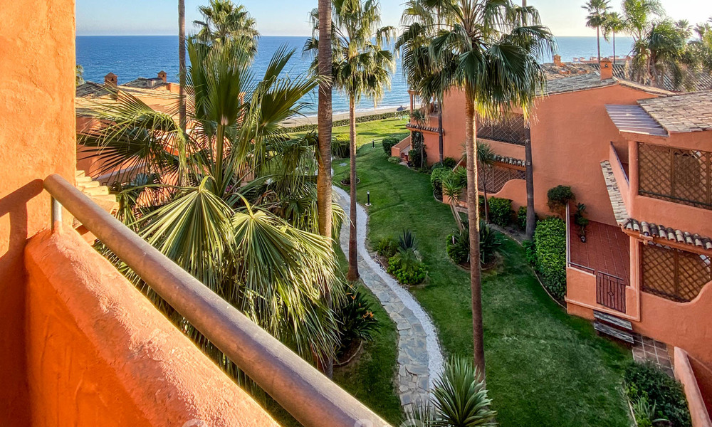 Marvellous fully renovated beachfront top floor apartment with stunning sea views for sale, West-Estepona 19600