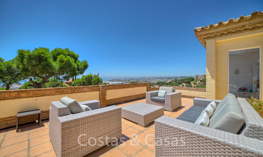 Charming renovated Andalusian villa with stunning sea views for sale in Estepona 19448