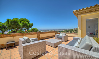 Charming renovated Andalusian villa with stunning sea views for sale in Estepona 19448 