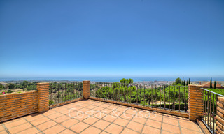 Charming renovated Andalusian villa with stunning sea views for sale in Estepona 19458 