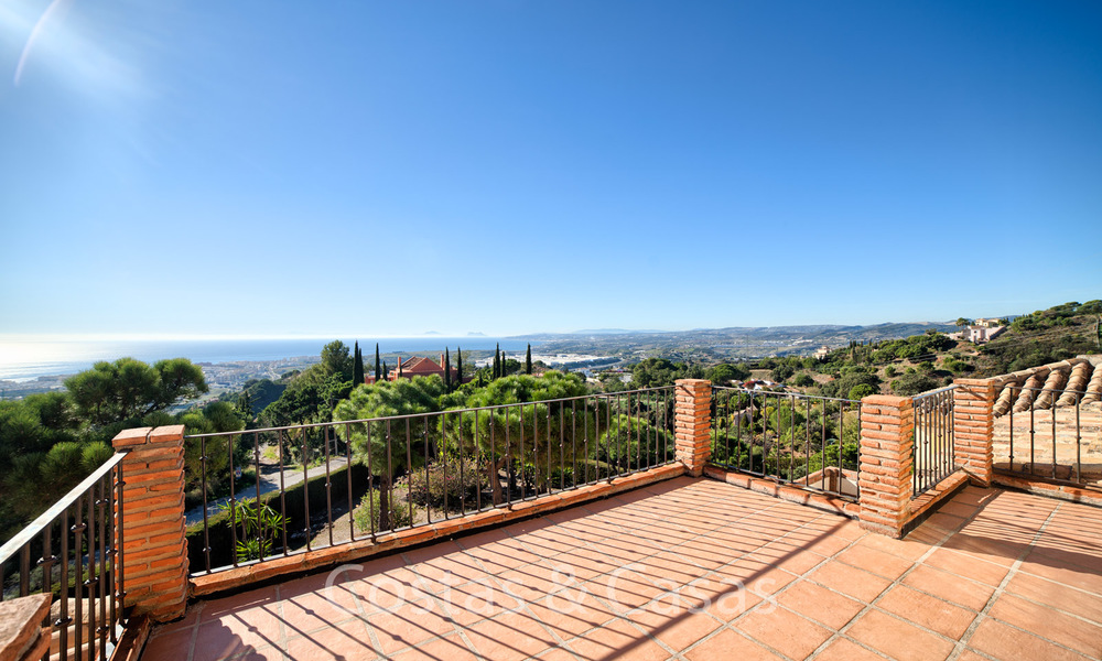 Charming renovated Andalusian villa with stunning sea views for sale in Estepona 19471
