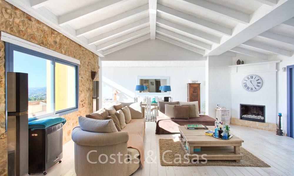 Charming renovated Andalusian villa with stunning sea views for sale in Estepona 19476