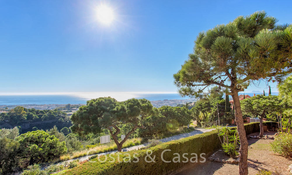 Charming renovated Andalusian villa with stunning sea views for sale in Estepona 19484