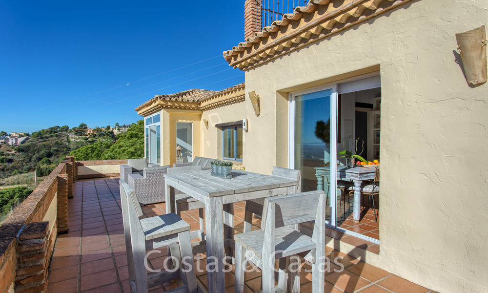 Charming renovated Andalusian villa with stunning sea views for sale in Estepona 19486