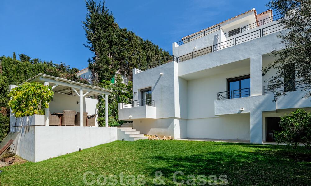 Recently completely renovated traditional villa with sea and mountain views for sale, Nueva Andalucia, Marbella 33630