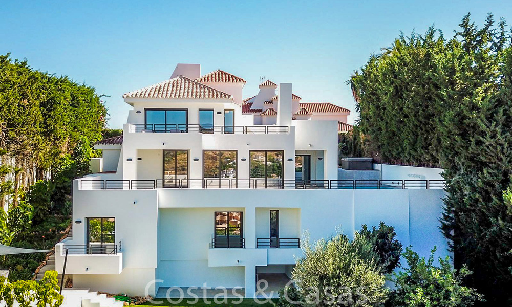 Recently completely renovated traditional villa with sea and mountain views for sale, Nueva Andalucia, Marbella 33671