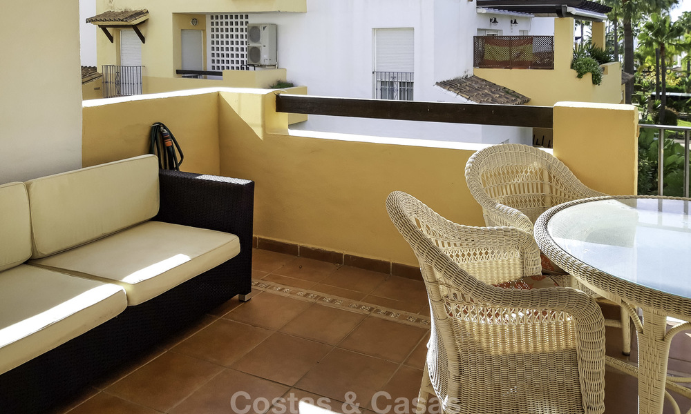 Attractive apartment for sale in a looked after beachfront complex, East Marbella 19596