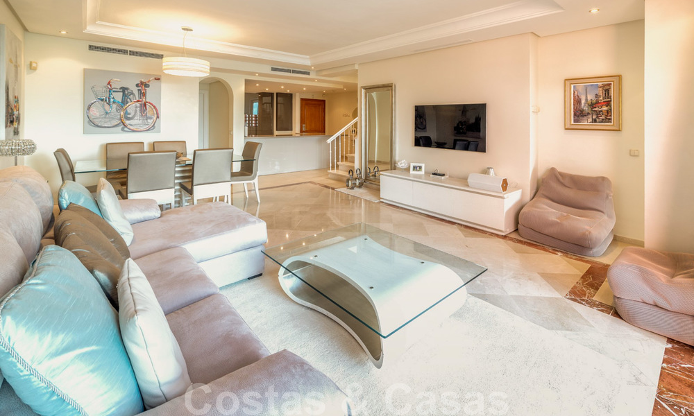 Unique opportunity! First line beach penthouse with sea views for sale in an iconic beach-complex, New Golden Mile, Marbella - Estepona 19623