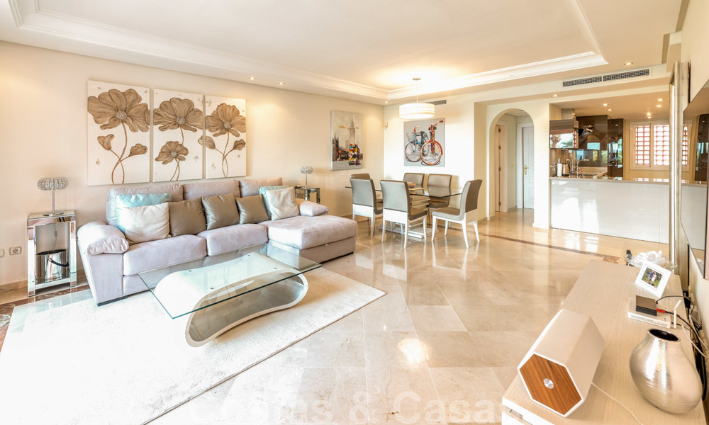Unique opportunity! First line beach penthouse with sea views for sale in an iconic beach-complex, New Golden Mile, Marbella - Estepona 19624