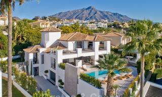 Delightful, completely renovated luxury villa with golf and sea views for sale in Nueva Andalucía, Marbella 19832 