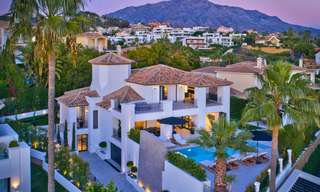 Delightful, completely renovated luxury villa with golf and sea views for sale in Nueva Andalucía, Marbella 19855 