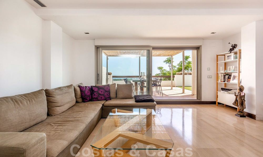Spacious modern apartment with sea and golf views for sale in Benahavis - Marbella 20012