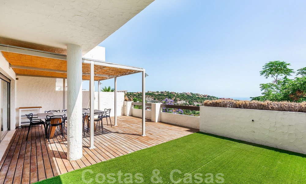 Spacious modern apartment with sea and golf views for sale in Benahavis - Marbella 20014