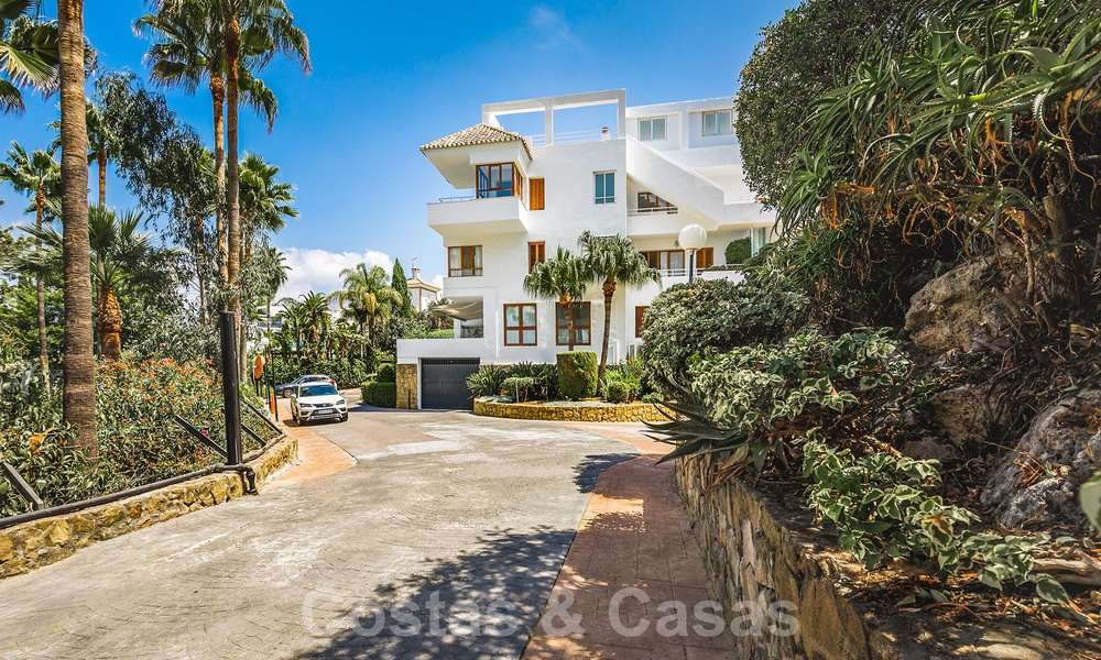 Huge price reduction! Impressive new frontline golf luxury apartment for sale, move-in ready, Nueva Andalucia, Marbella 20044