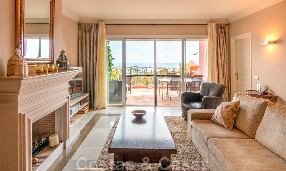 Pristine penthouse apartment with panoramic sea and mountain views for sale in Benahavis - Marbella 20232