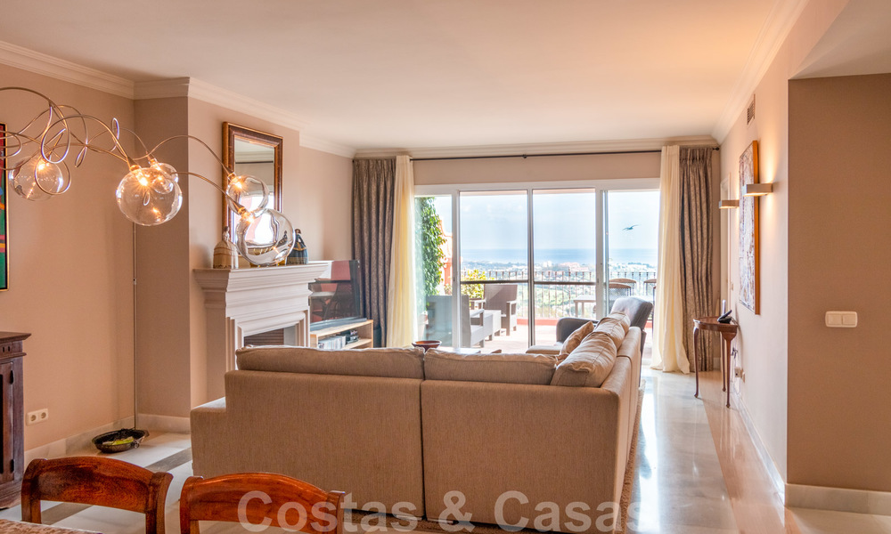 Pristine penthouse apartment with panoramic sea and mountain views for sale in Benahavis - Marbella 20233