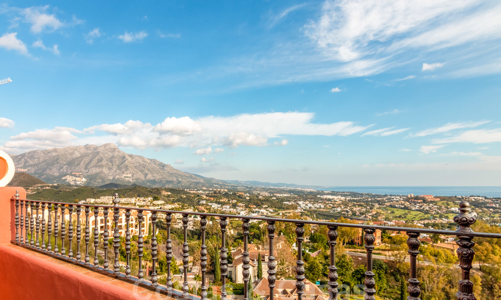 Pristine penthouse apartment with panoramic sea and mountain views for sale in Benahavis - Marbella 20249