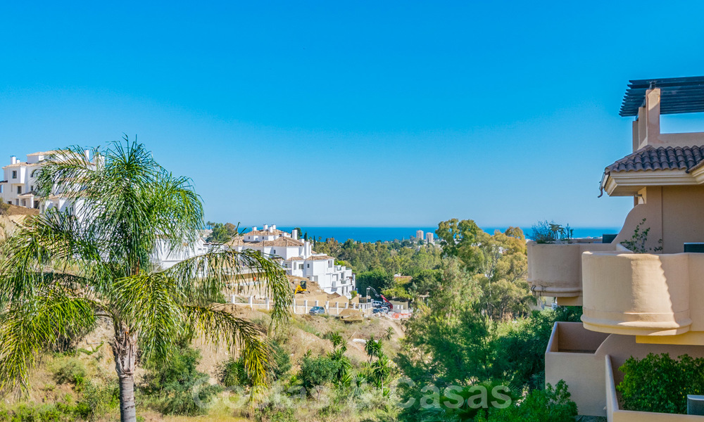 Beautiful apartment with large terrace and nice sea views for sale in a luxury complex with lots of facilities in Nueva Andalucia, Marbella 20088