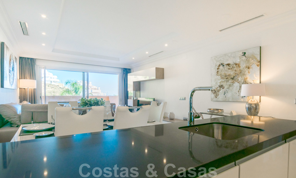 Beautiful apartment with large terrace and nice sea views for sale in a luxury complex with lots of facilities in Nueva Andalucia, Marbella 20101