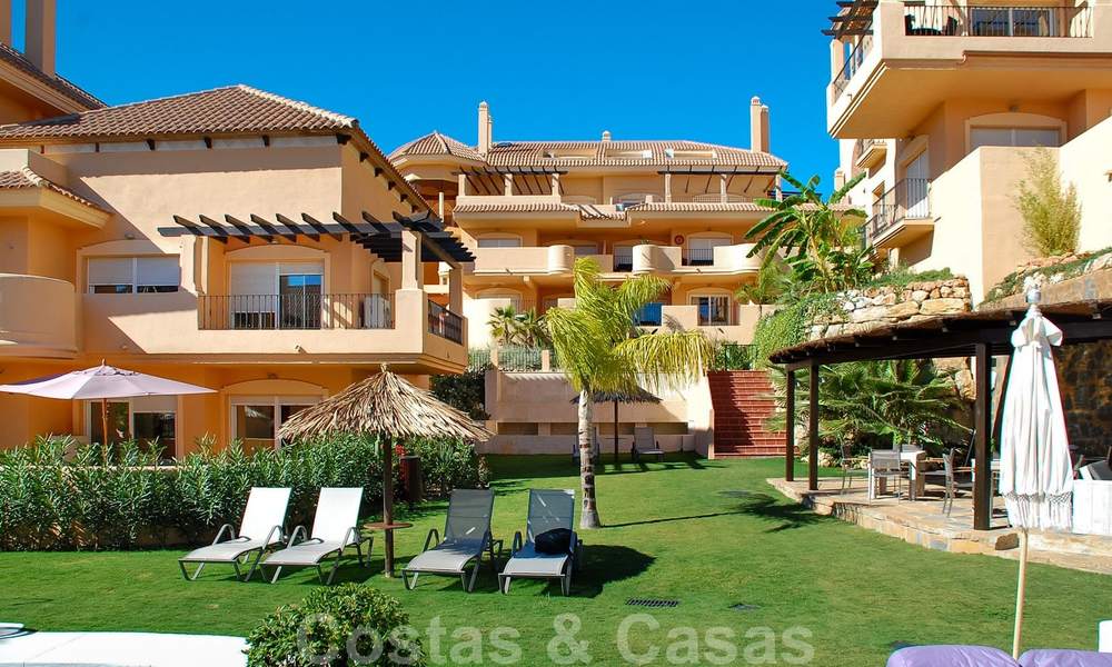 Beautiful apartment with large terrace and nice sea views for sale in a luxury complex with lots of facilities in Nueva Andalucia, Marbella 20218