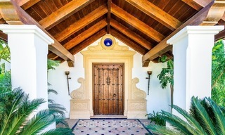 Classic style luxury villa for sale in a golf urbanization in Marbella - Benahavis 926 