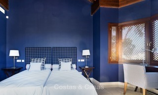 Classic style luxury villa for sale in a golf urbanization in Marbella - Benahavis 938 