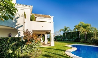 Classic style luxury villa for sale in a golf urbanization in Marbella - Benahavis 948 