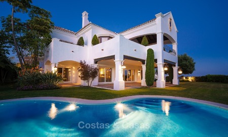 Classic style luxury villa for sale in a golf urbanization in Marbella - Benahavis 953
