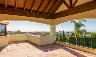 Classic style luxury villa for sale with sea views in a golf urbanization in Marbella - Benahavis 41500 