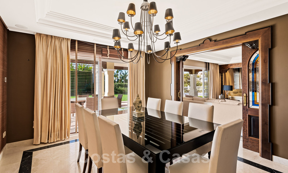 Classic style luxury villa for sale with sea views in a golf urbanization in Marbella - Benahavis 41505