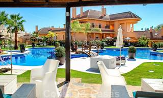 Elegant, recently renovated apartment with beautiful open views for sale in a prestigious complex in Nueva Andalucía, Marbella 20375 