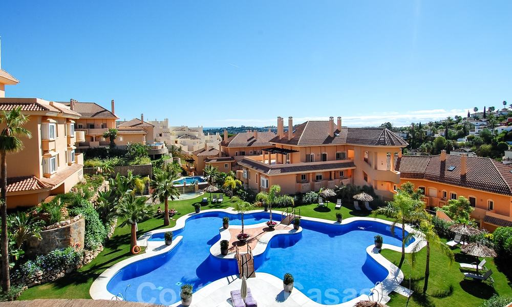 Attractive fully renovated apartment in a prestigious complex for sale, Nueva Andalucia, Marbella 20660