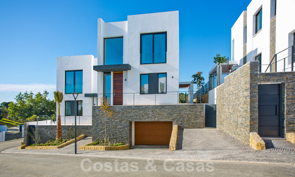 Brand new modern semi-detached villas with stunning sea views for sale, East Marbella 20570