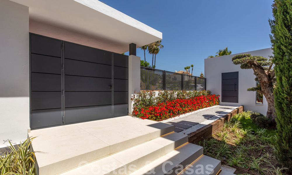 SOLD. Super luxurious contemporary villa with sea and mountain views for sale in the Golden Triangle of Benahavis, Estepona, Marbella 25444