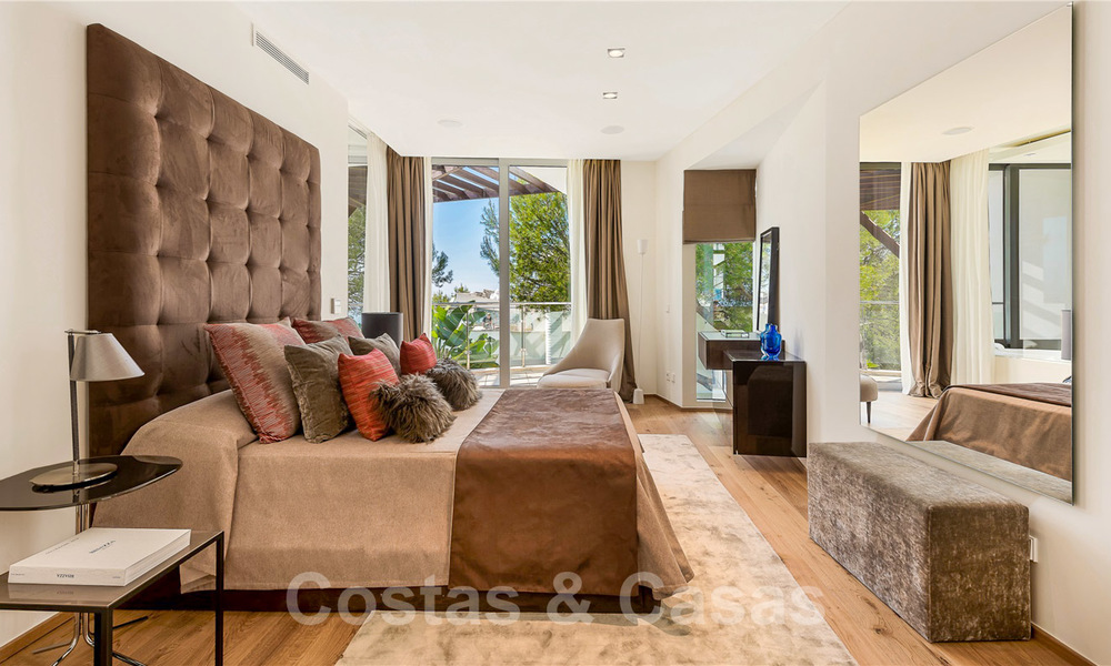 Exceptional luxury villas with sea views for sale, in an exclusive complex in the Golden Mile, Marbella 20836