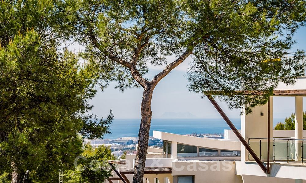 Exceptional luxury villas with sea views for sale, in an exclusive complex in the Golden Mile, Marbella 20874