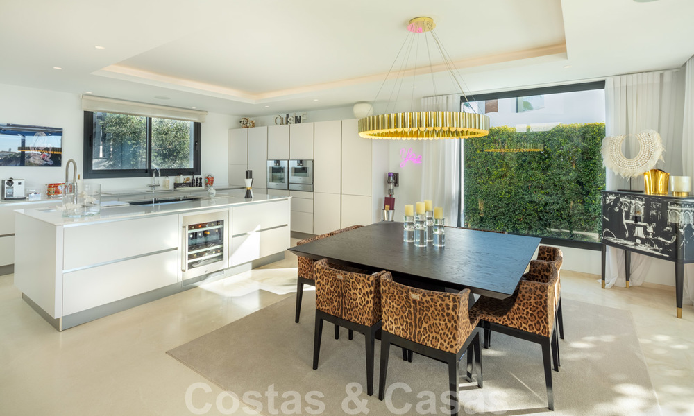 Elegant, contemporary luxury villa with sea views for sale in sought-after Nueva Andalucia, Marbella 20892