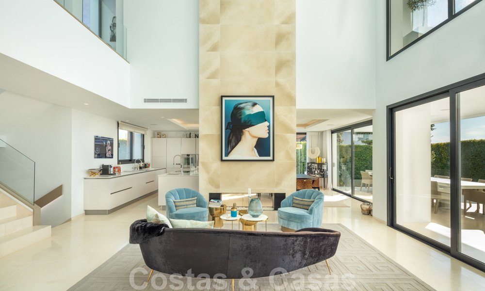 Elegant, contemporary luxury villa with sea views for sale in sought-after Nueva Andalucia, Marbella 20894