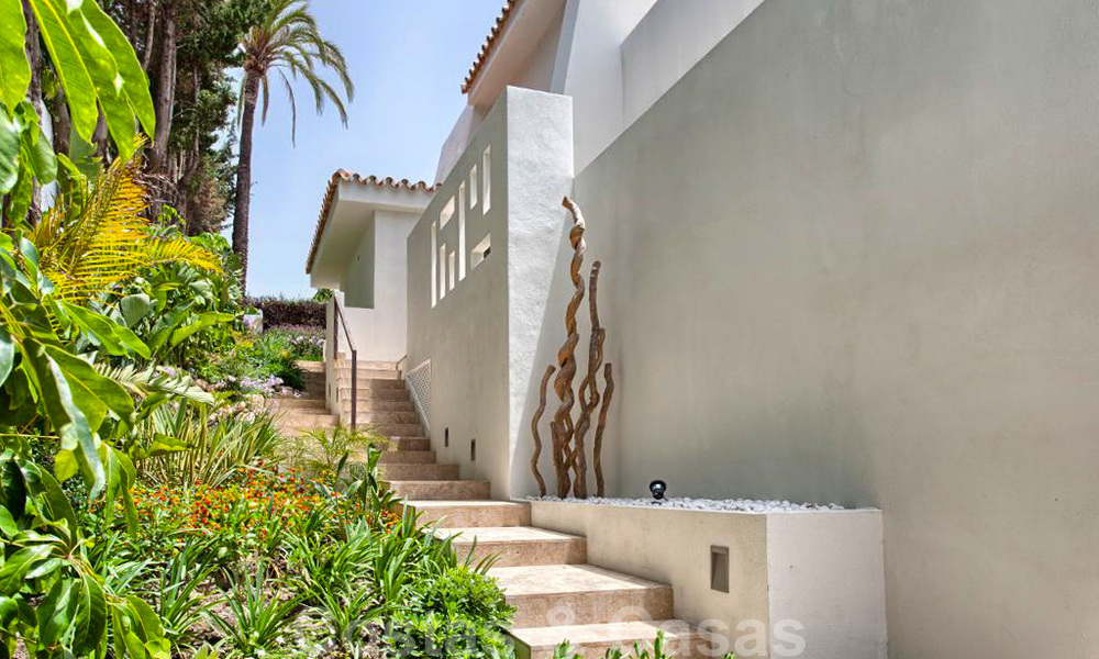 Charming fully renovated luxury villa with sea and mountain views for sale, Nueva Andalucia, Marbella 20927