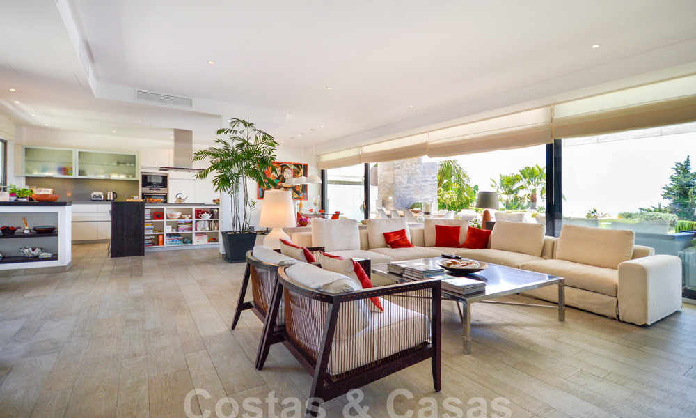 Modern luxury villa with panoramic sea views for sale in the prestigious Golden Mile of Marbella 20988