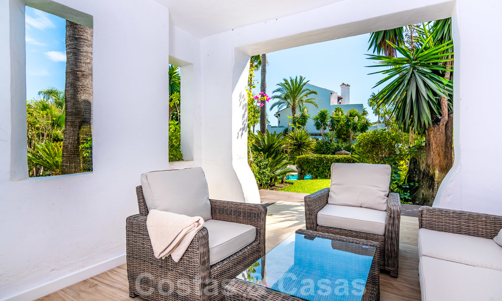 Bright and spacious beach side townhouse on the New Golden Mile for sale, between Marbella and Estepona 21185